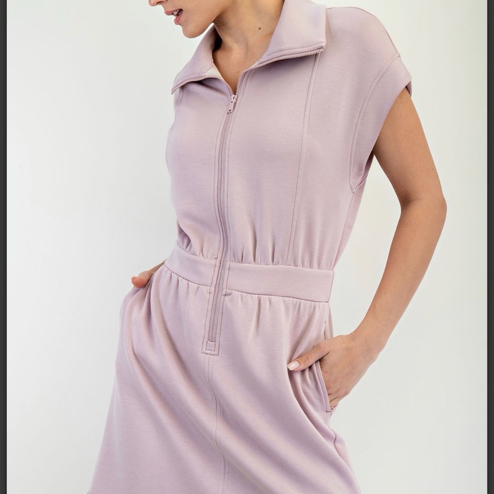 Chic Mauve Zip-Up Midi Dress